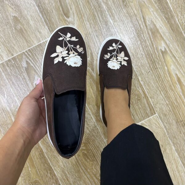 Slip on marron daim fleurs