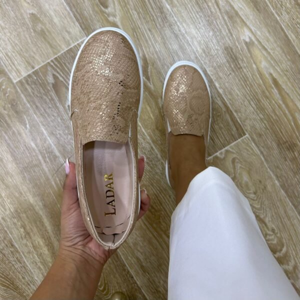Chaussure Slip on beige doré serpent