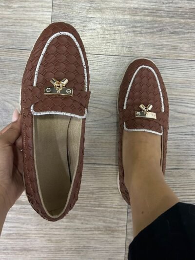 Mocassin marron tressé