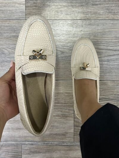 Mocassin beige simili cuir tressé