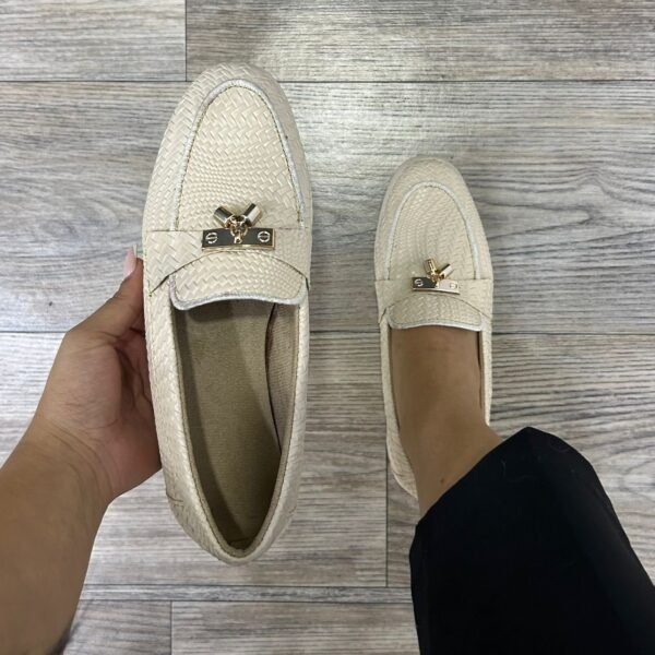 Mocassin beige simili cuir tressé