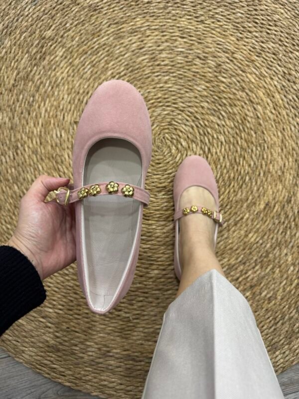 Ballerine daim rose accessoires fleur