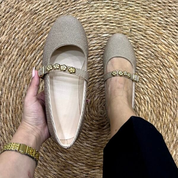 Ballerine beige textile accessoire fleurs