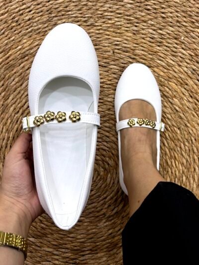 Ballerine blanche accessoires fleurs