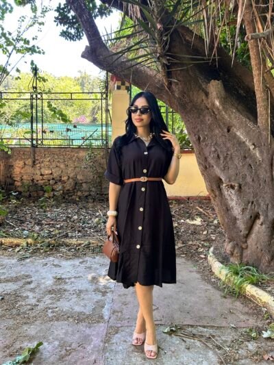 Robe lin noir avec ceinture