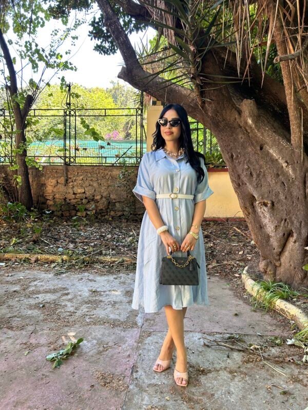 Robe lin bleu ciel avec ceinture