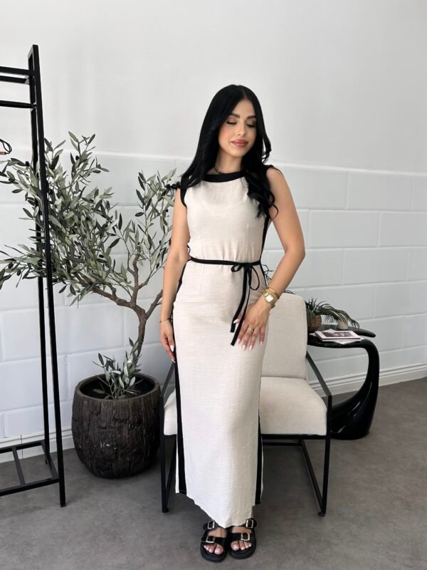 Robe beige et noir en lin