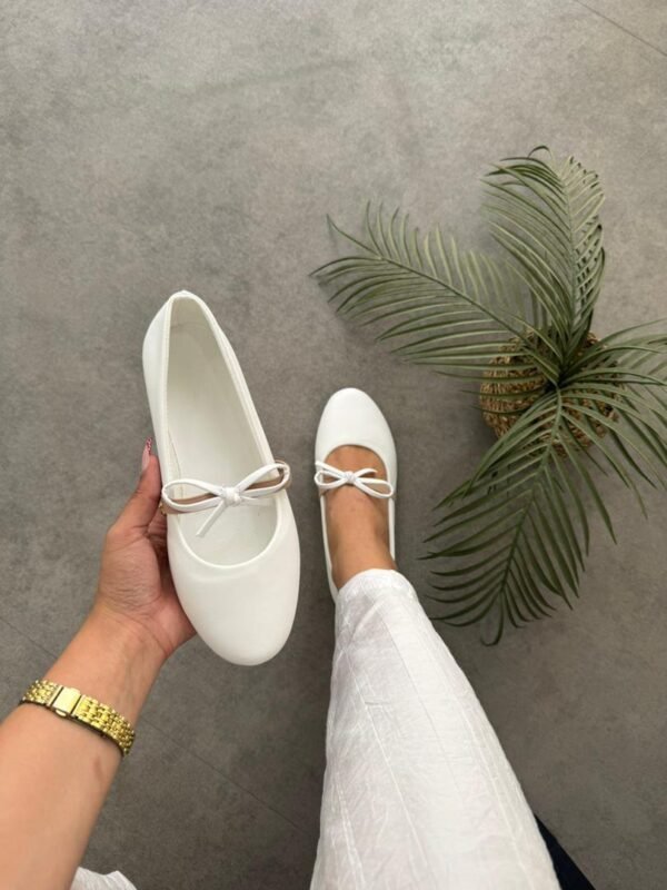 Ballerine blanche nœud