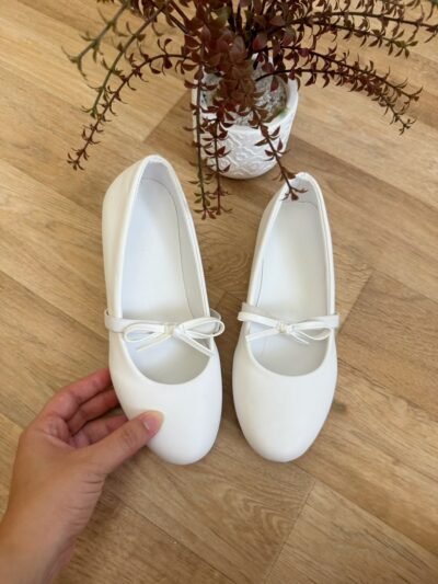 Ballerine blanche nœud