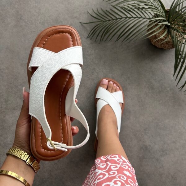 Sandale x blanche simili cuir