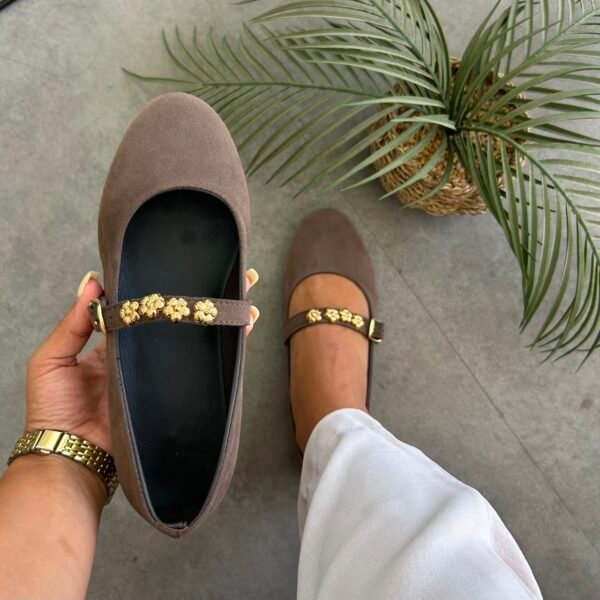Ballerines à fleur taupe en daim